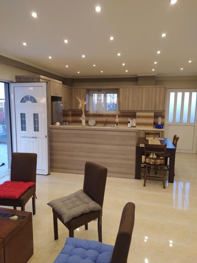 Just Constructed! Villa Gastouni Luaran gambar
